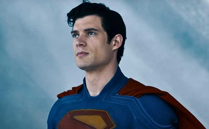 David Corenswet in fortress looking up in Superman