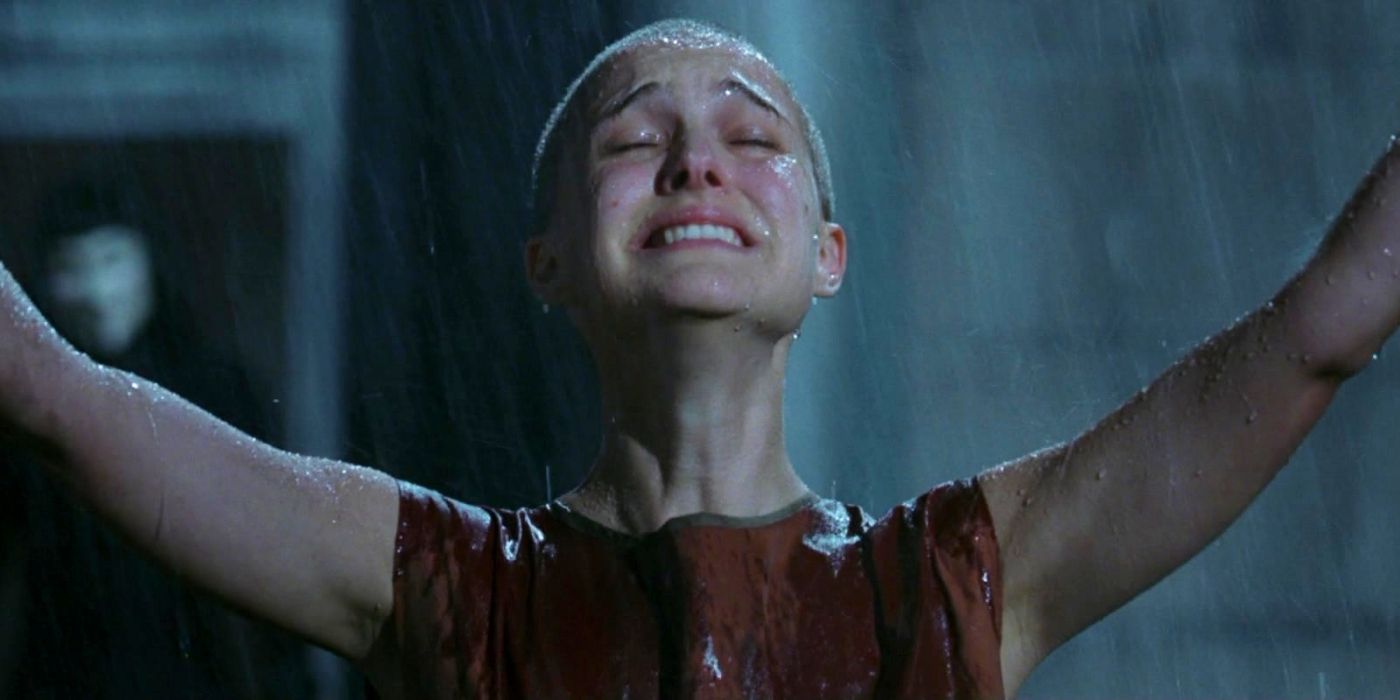 Natalie Portman in V for Vendetta (1)