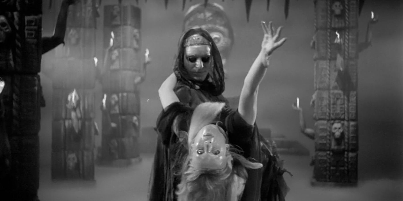 Still from the Canadian horror movie 'The Mask' (1961)