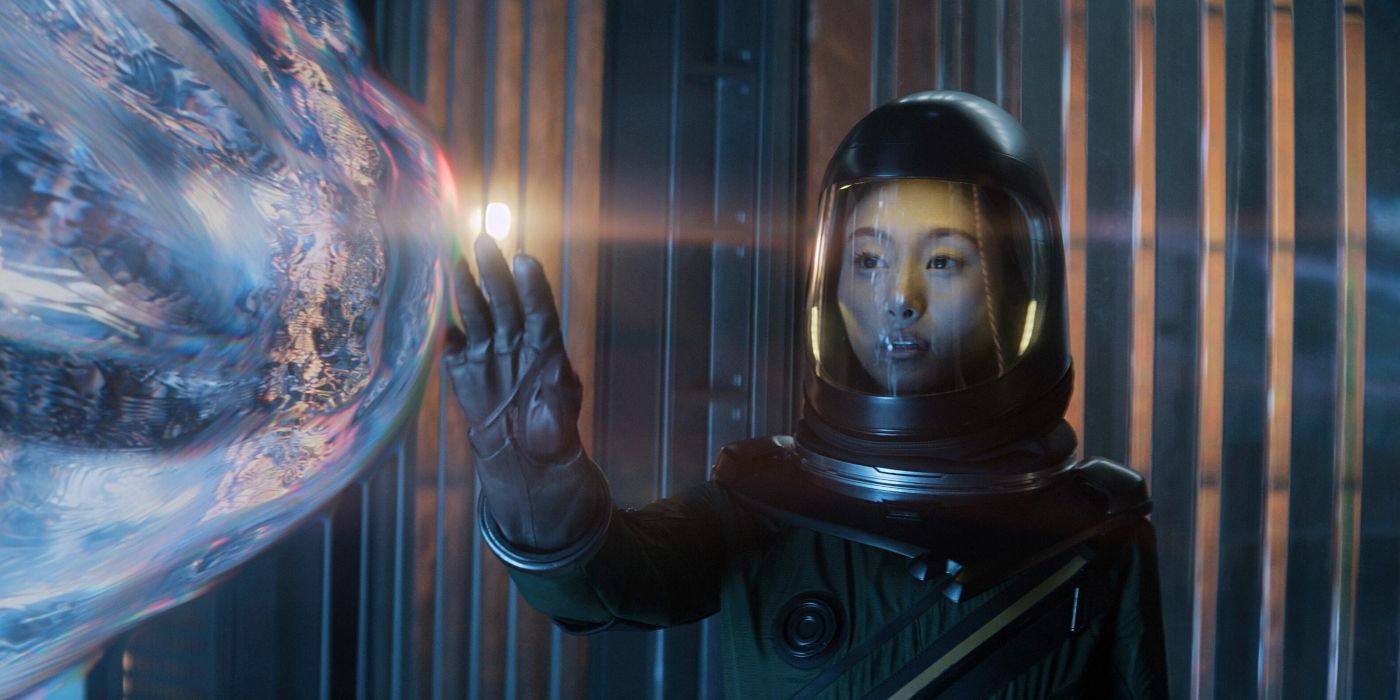 Apple TV+ Sci-Fi Series 'Invasion' Sits Atop the Streaming Charts Despite Its Flaws