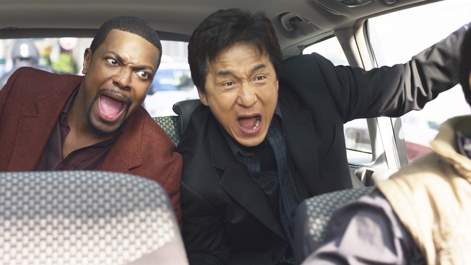 Lee and Carter in a wild car chase in Rush Hour 3