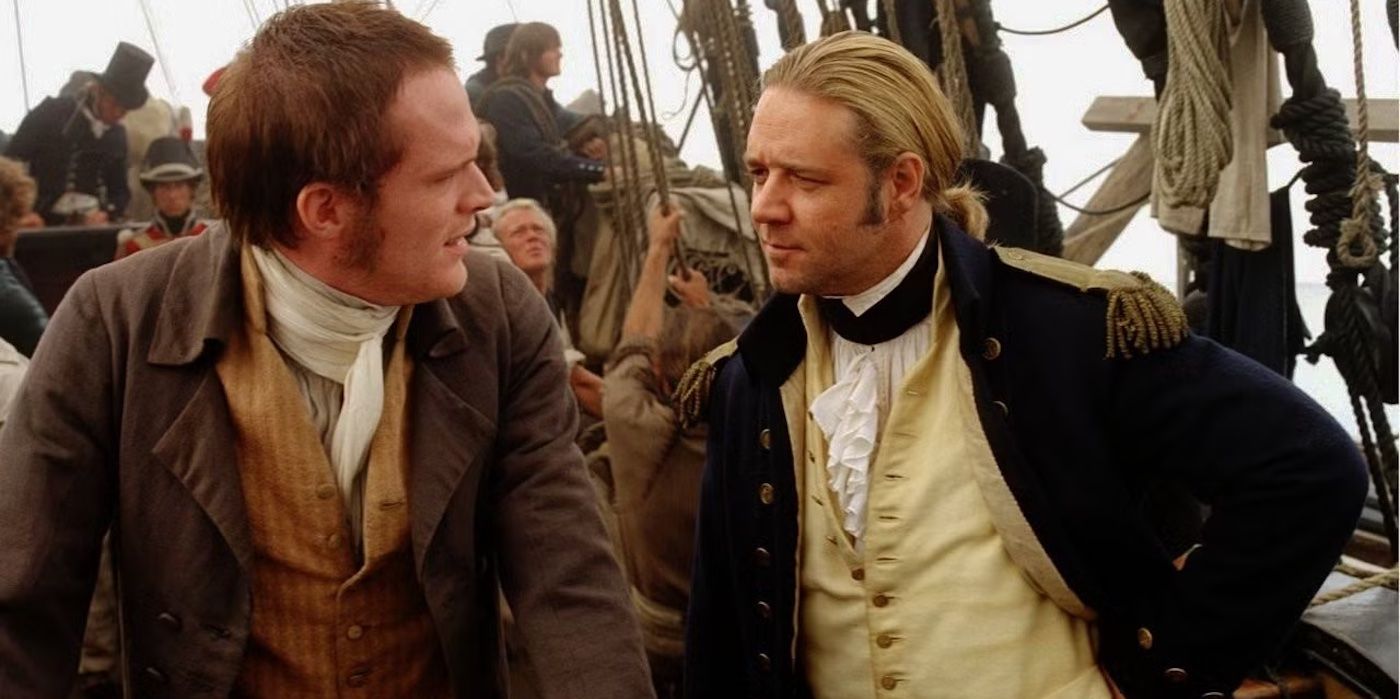 Paul Bettany's Stephen Maturin standling alongside Russell Crowe's Jack Aubrey in Master and Commander: The Far Side of the World