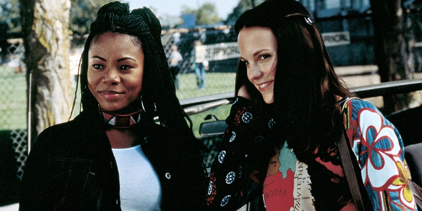 Anna Faris & Regina Hall Officially Returning for 'Scary Movie 6'