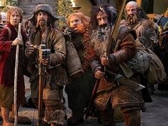 Oin is played by John Callen in The Hobbit trilogy{24} plays the Dwarf Oin in the film, a character the actor describes as considerate.