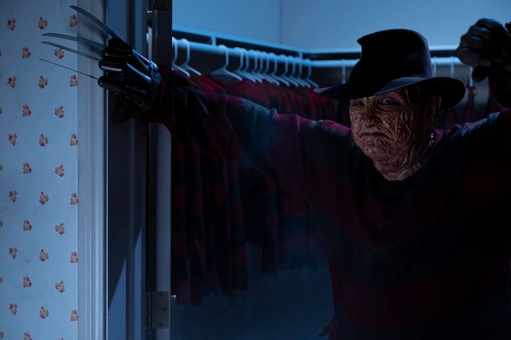 Freddy Krueger in The Goldbergs Halloween episode played by Robert Englund #11