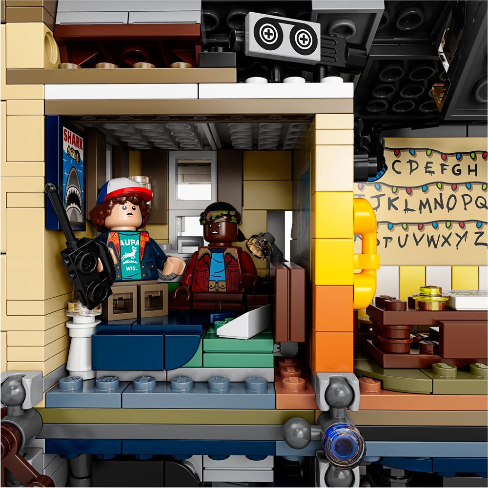 Stranger Things LEGO set The Upside Down #2