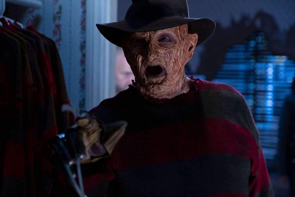 Freddy Krueger in The Goldbergs Halloween episode played by Robert Englund #5