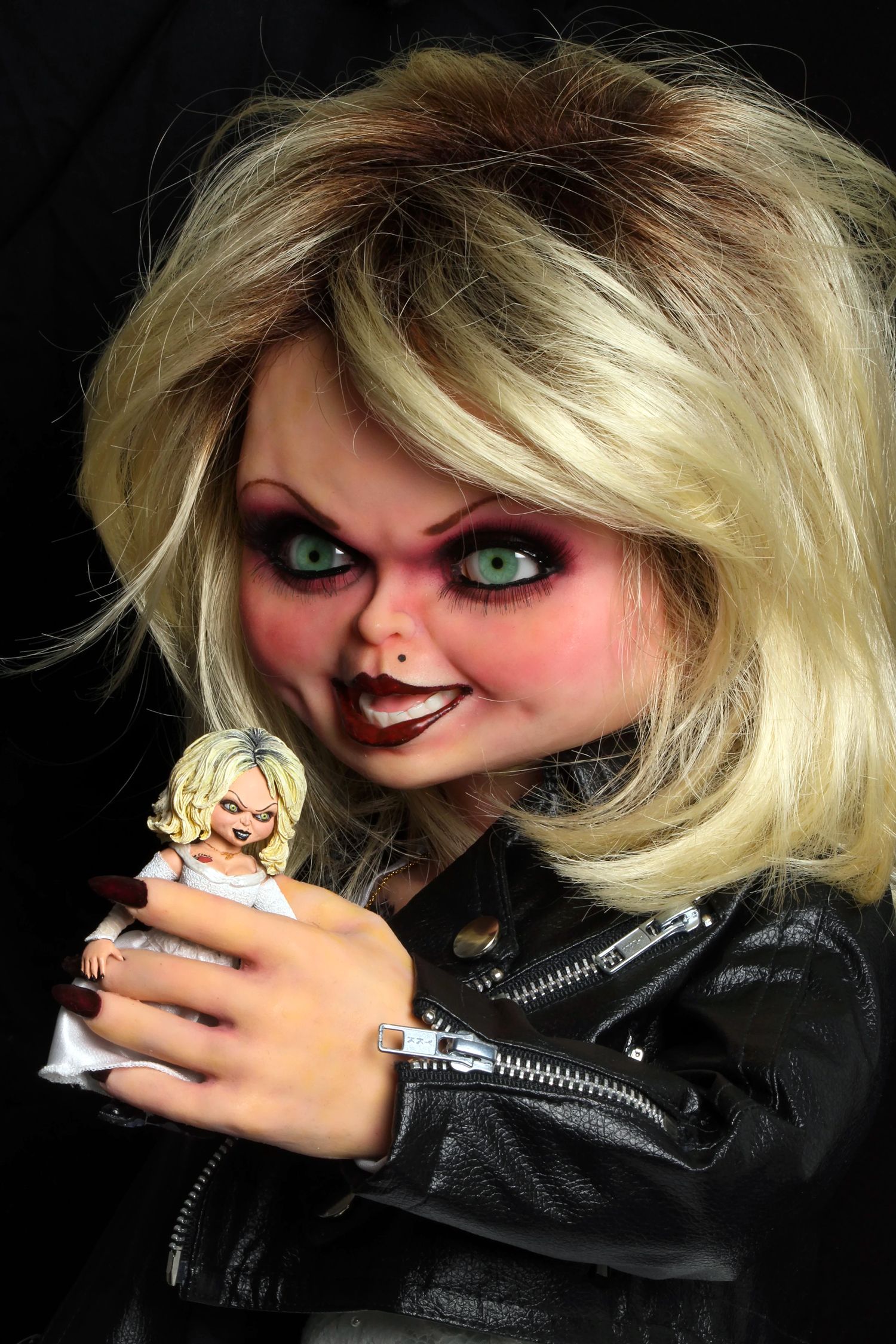 NECA Announces Life-Size Chucky & Tiffany Dolls from Bride of Chucky