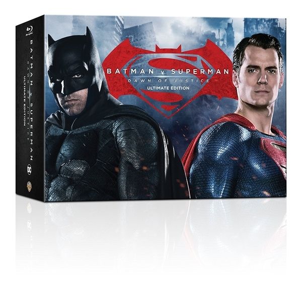 Batman v Superman Boxed Set Photo 2