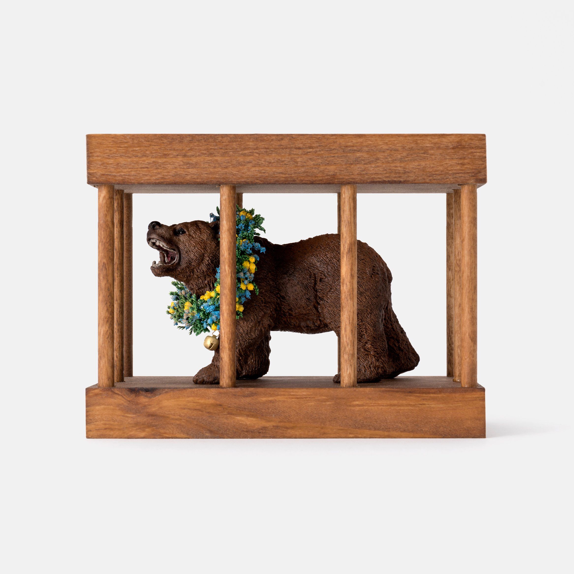 Midsommar Bear in a Cage toy #2