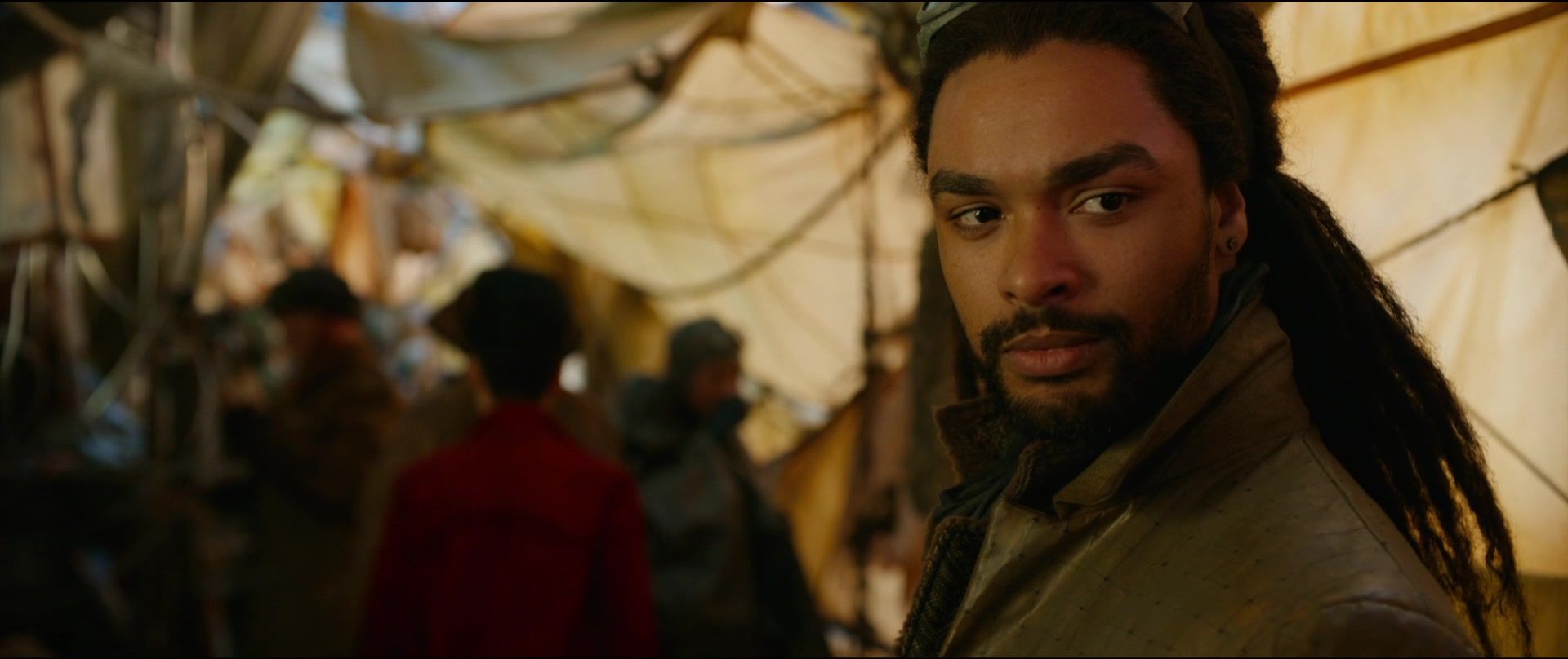 Reg&#233-Jean Page in Mortal Engines