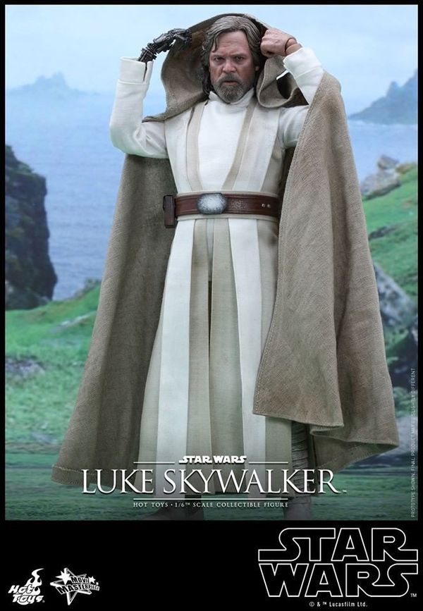 Star Wars: The Force Awakens Luke Skywalker Hot Toys Photo 2