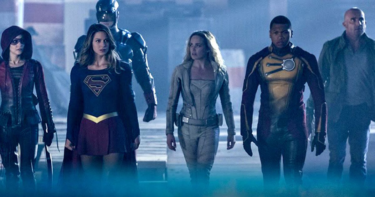 The Cw Heroes Vs Aliens In Arrowverse Extended Crossover Trailer 1211