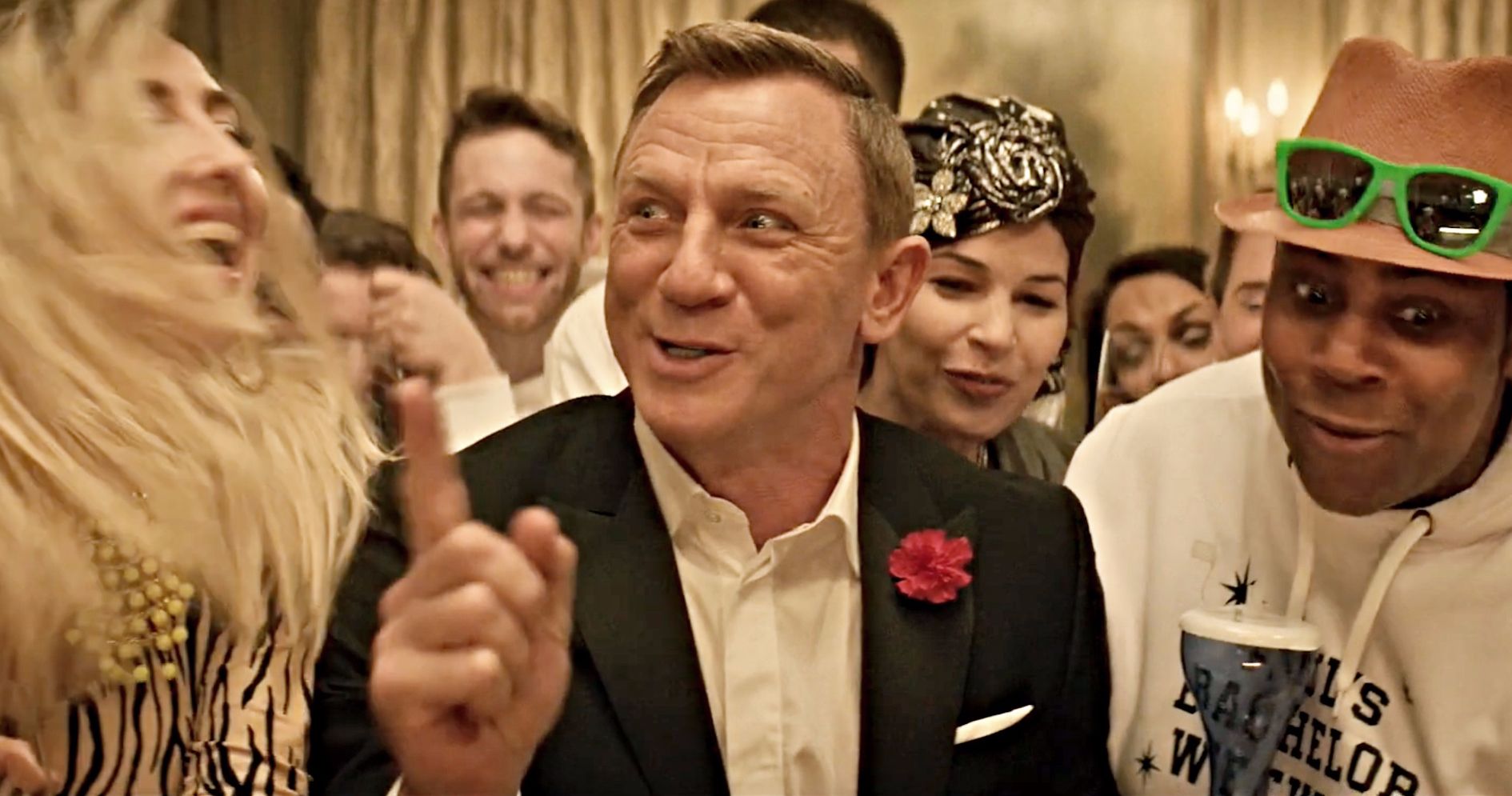 James Bond Is a Bad Gambler in Daniel Craig's No Time to Die SNL Sketch