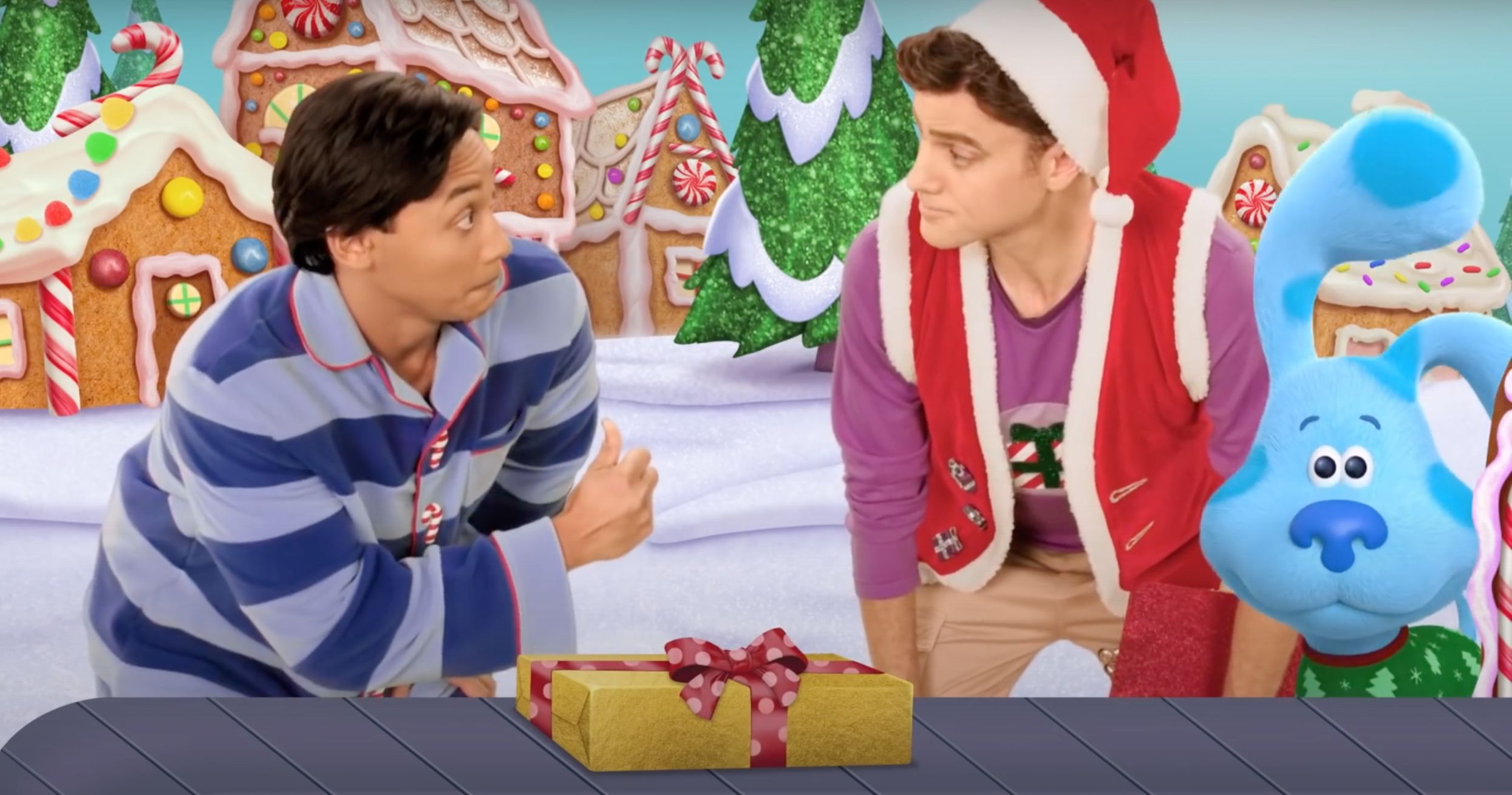 Blue's Clues &amp; You! Holiday Special Preview Teases Return of Original Hosts