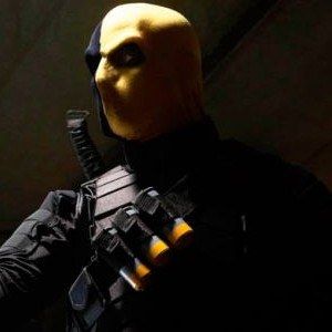 Arrow First Look Photo with Jeffrey C. Robinson as Deathstroke