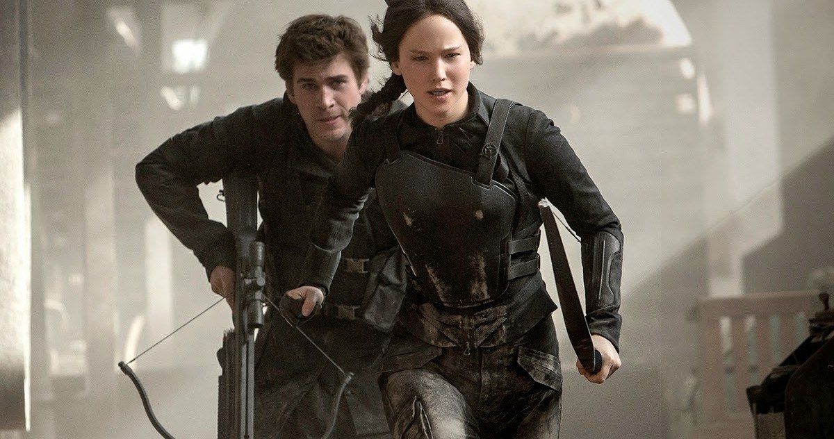 Hunger Games: Mockingjay Part 1 Photos Reunite Katniss and Gale
