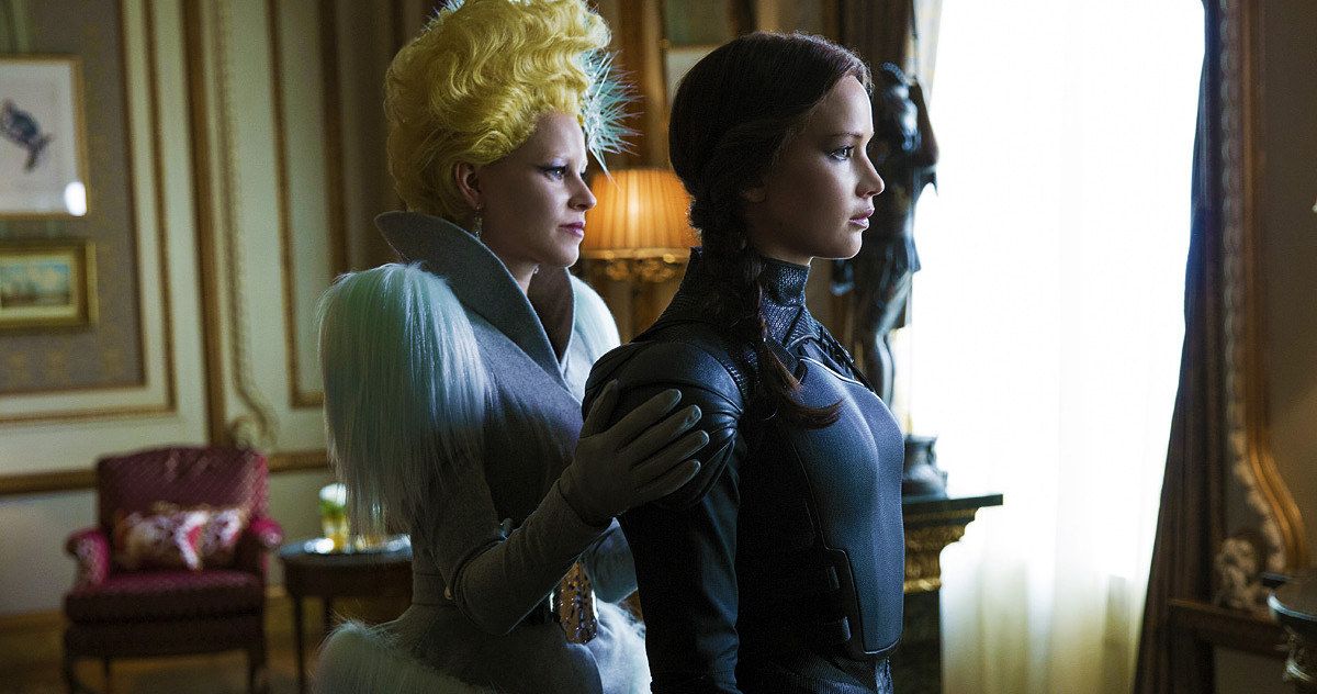 First Look at Effie Trinket in Hunger Games: Mockingjay Part 2