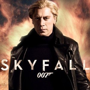 Skyfall Set Photos Featuring Daniel Craig and Naomie Harris