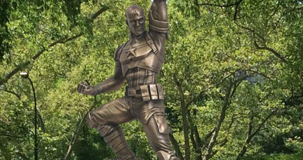 Giant Captain America Statue Goes on Display at Comic-Con