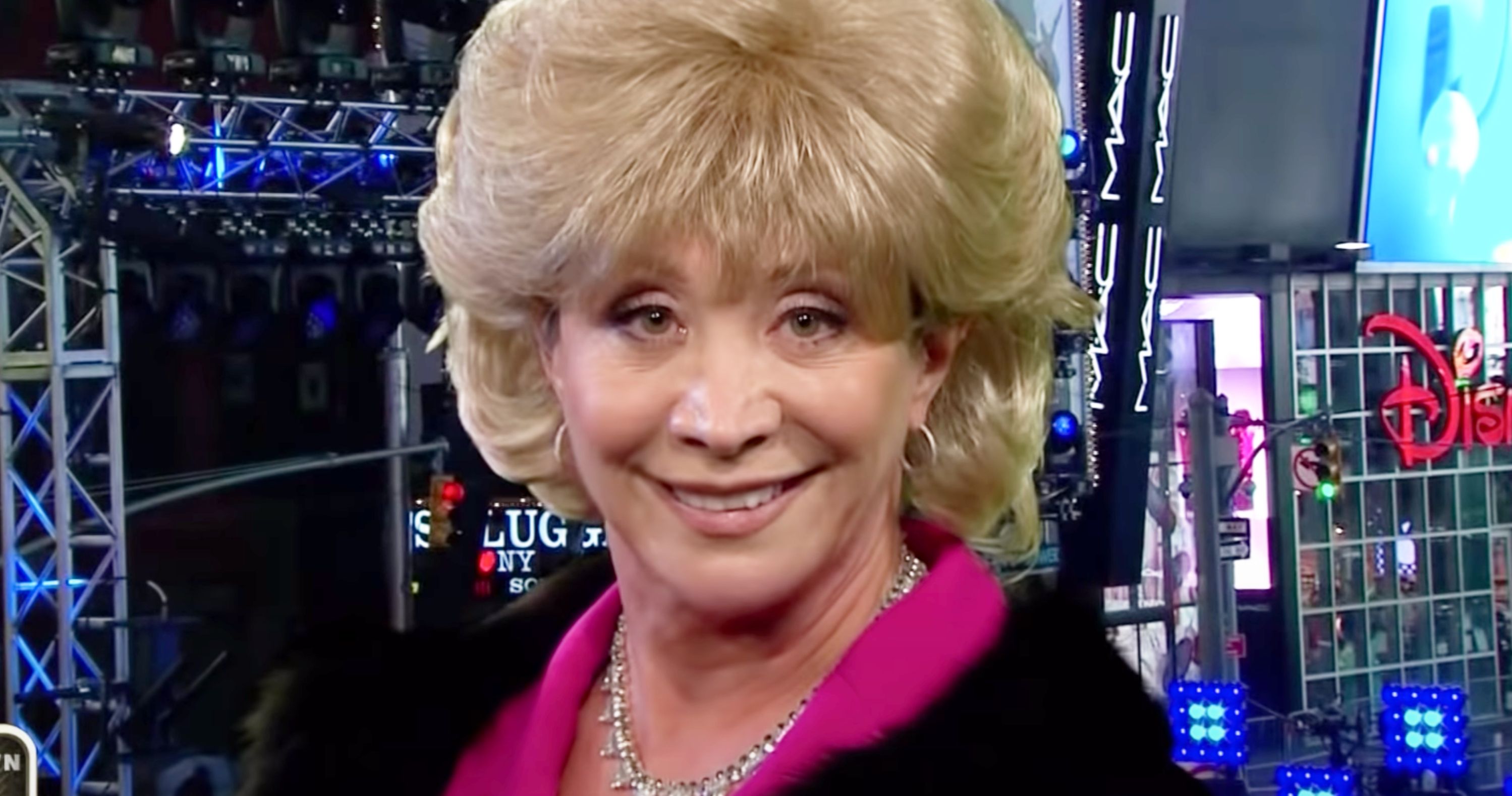 Cheri Oteri Revives Barbara Walters Impression for CNN's New Year's Eve