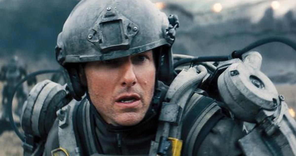 Tom Cruise Goes to War in Two New Edge of Tomorrow Photos