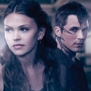 The CW Finally Reveals Star-Crossed and The 100 Trailers!