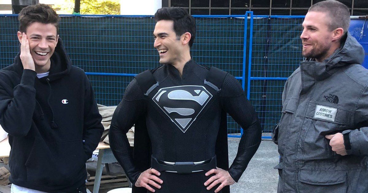 Superman's Black Suit Revealed in Elseworlds Arrowverse Crossover