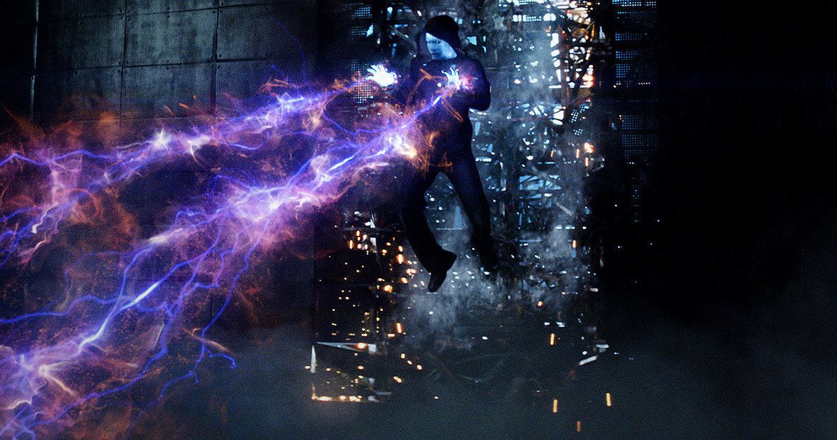 The Amazing Spider-Man 2: Electro Shows Off His Powers in New Photo