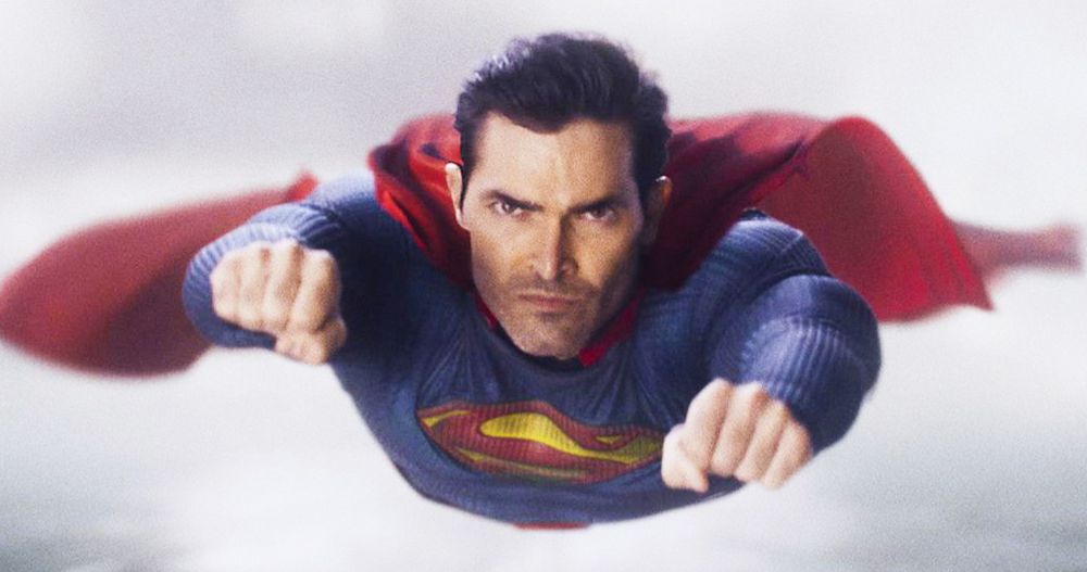Superman Trends as DC Fans Praise Superman &amp; Lois Star Tyler Hoechlin