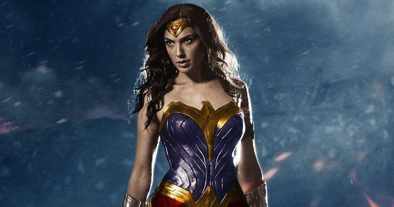 Wonder Woman Set Photos Reveal Full Iconic Blue/Red Costume