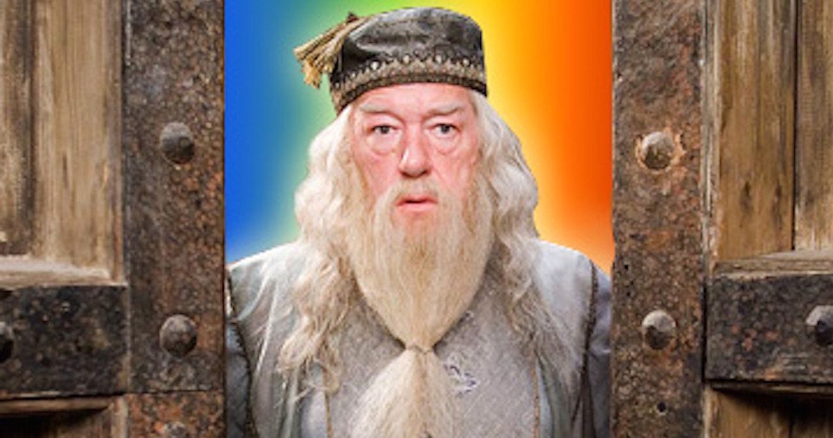 Fantastic Beasts 2 May Explore Dumbledore's Sexuality Teases J.K. Rowling