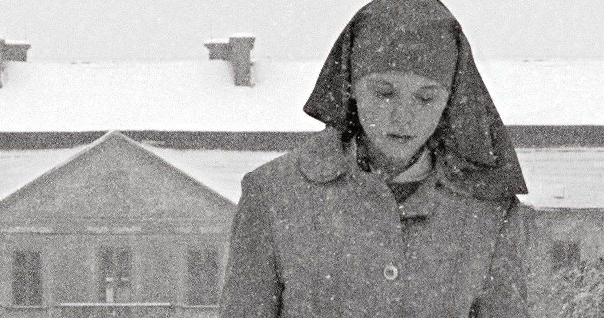 Ida Discovers Her Jewish Heritage in New Clip | EXCLUSIVE
