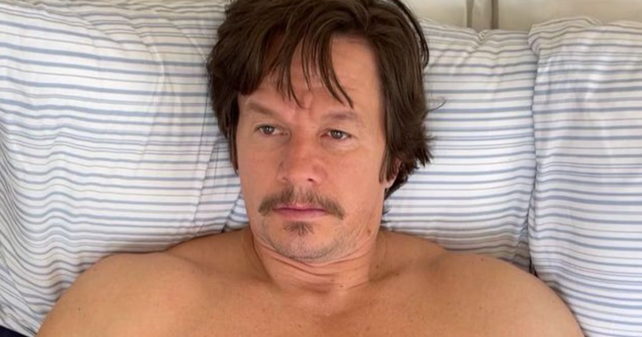 Shirtless Mark Wahlberg Selfie Shows Off Dramatic Weight Gain for Boxer-Turned-Priest Biopic