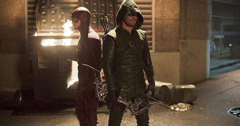 Flash Vs Arrow Crossover Photo Gallery Teases Epic Event 4466