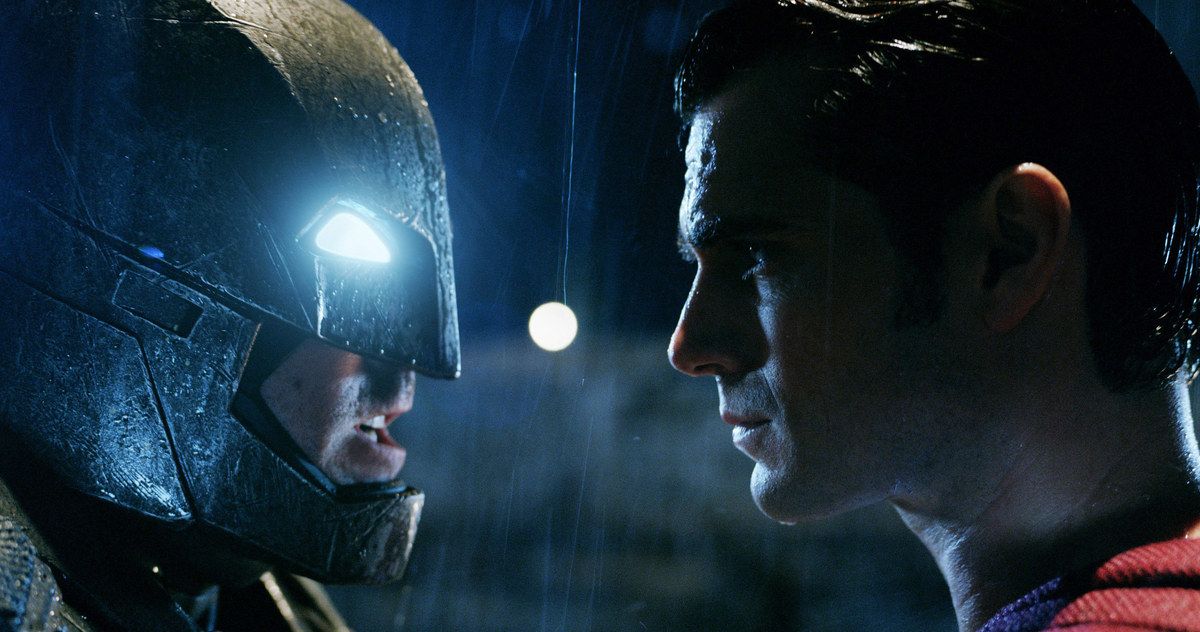 Batman v Superman U.K. Synopsis &amp; New Toys Tease an Epic Fight