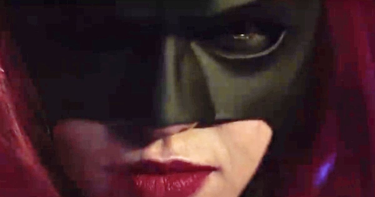 First Batwoman Footage Arrives in New ElseWorlds ArrowVerse Crossover Trailer