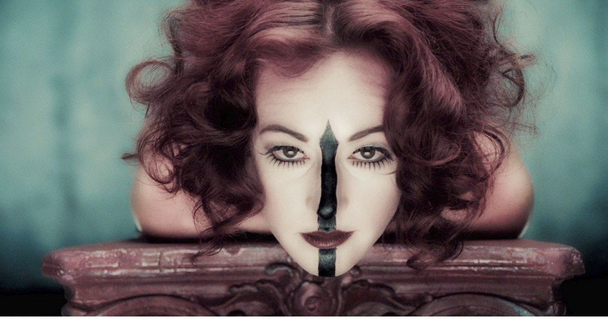American Horror Story: Freak Show Trailer Exploits a Caged Lady