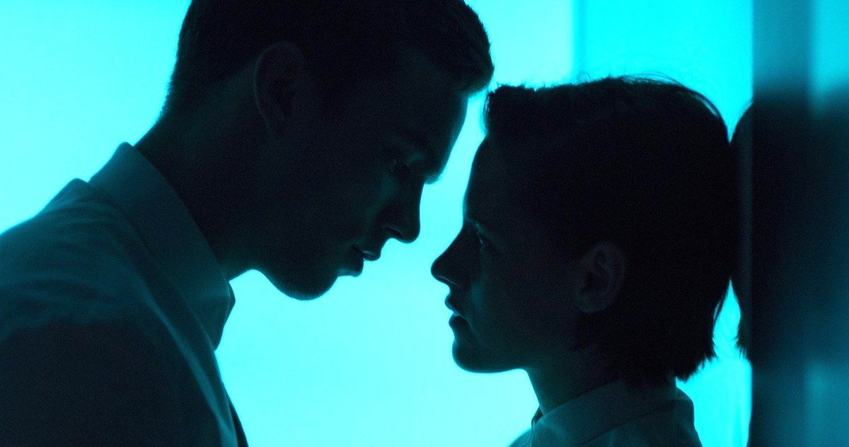 Equals Trailer Has Kristen Stewart &amp; Nicholas Hoult Escaping the Future