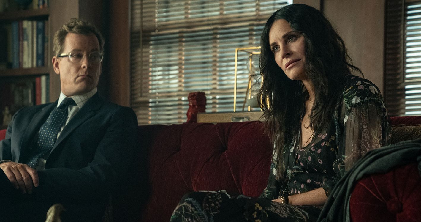 First Look at Courteney Cox in Starz Horror-comedy Series Shining Vale