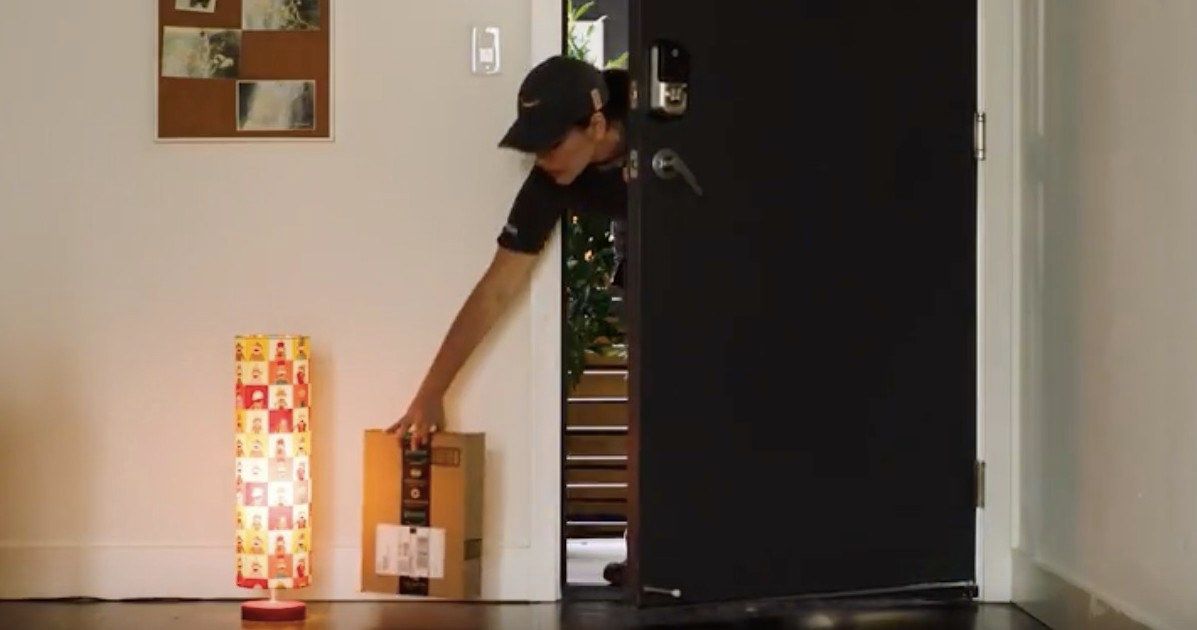 Amazon Key Lets Couriers Inside Your Home, Is This a Good Thing?