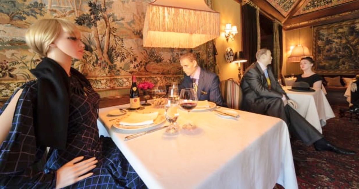 Restaurant Uses Mannequins for Social Distancing, Creates Real-Life Horror Movie Instead