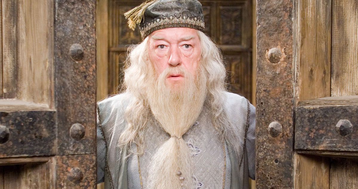 Dumbledore Will Return in Fantastic Beasts 2