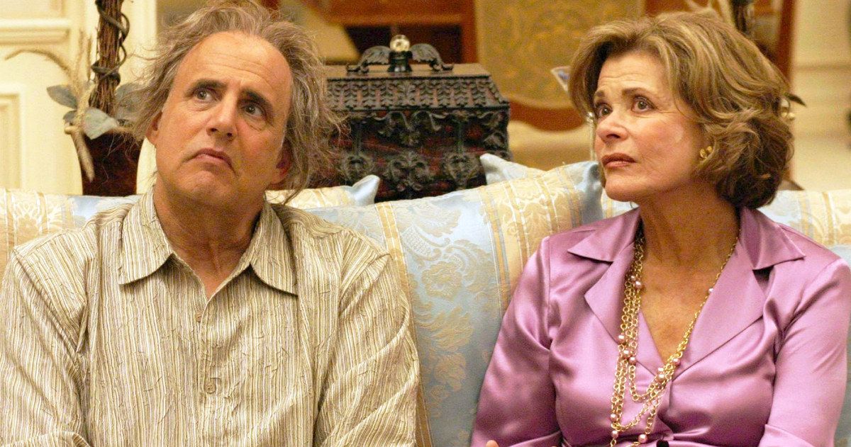 Arrested Development Cast Apologizes to Jessica Walter After Jeffrey Tambor Comments
