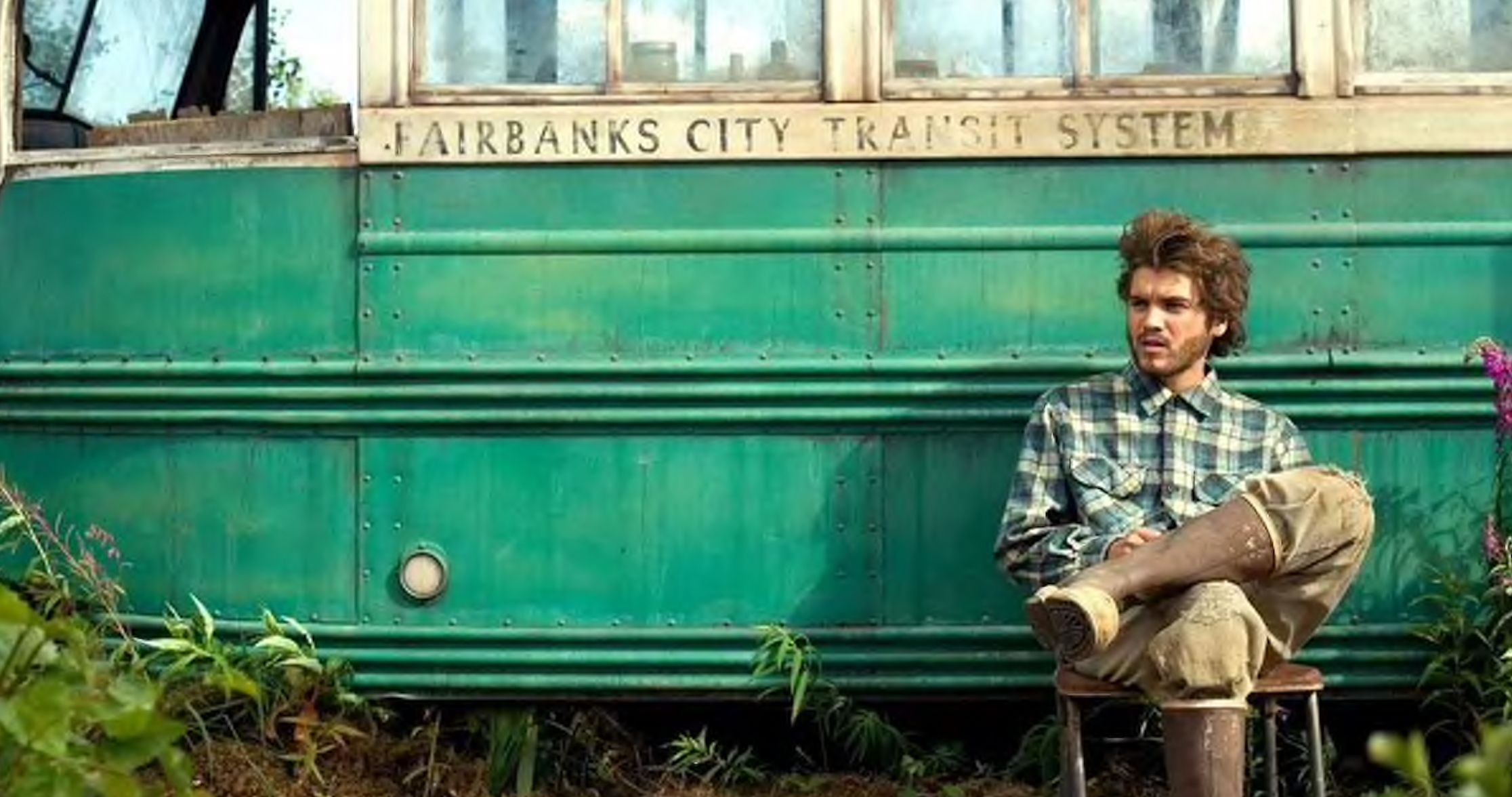 Into the Wild Bus Gets Airlifted Out of Alaska Back Country