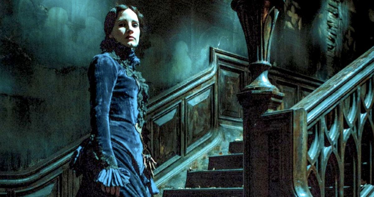 First Look at Jessica Chastain in Crimson Peak