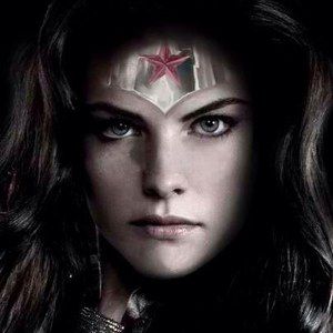 Thor's Jaimie Alexander Confirms Talks for Wonder Woman in Batman Vs. Superman