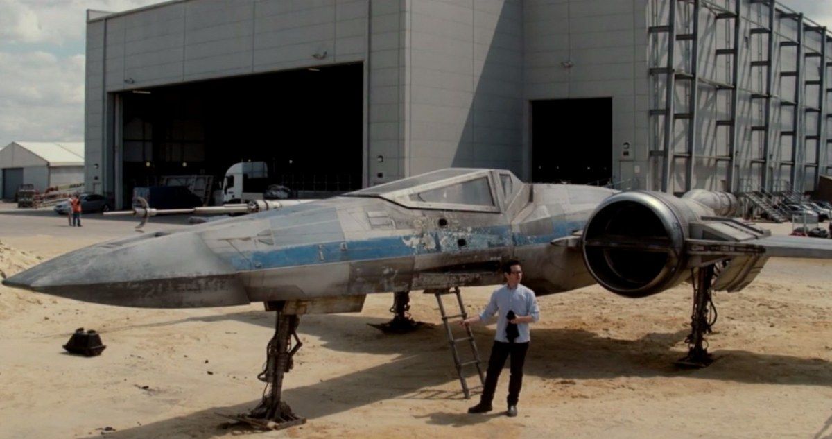 Star Wars 7 X-Wing Pilot Plot Details and Set Photos