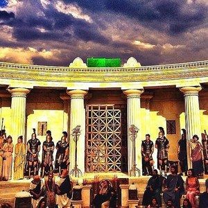Hercules Set Photo Reveals Athens Coliseum and Its Warriors