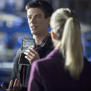 Barry Allen Teams Up with Felicity in Two Arrow Mid-Season Finale Clips